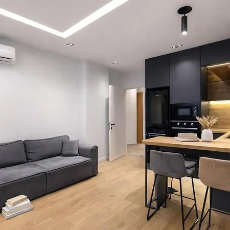 Pin - 3 Min To Skanderbeg Appartement