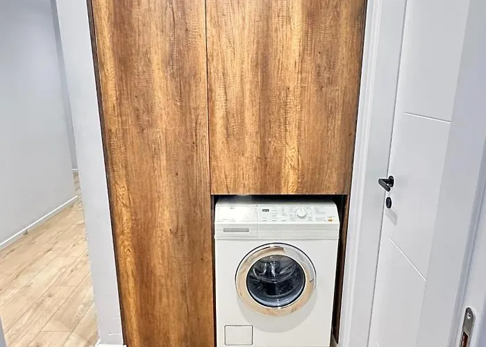 Pin Lägenhet Tirana